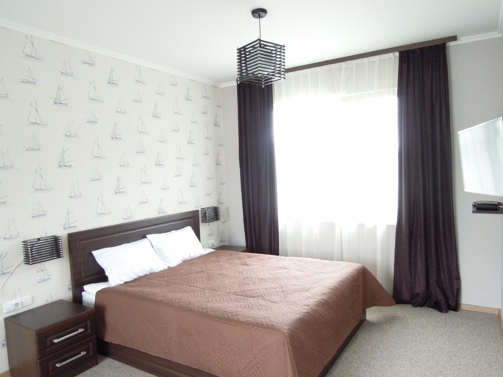 Hotel Yacht Club Mayak Dnistrivka الغرفة الصورة
