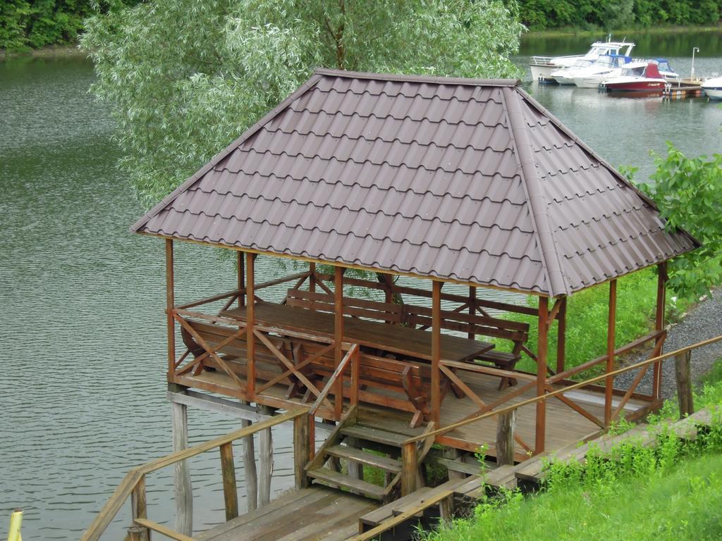 Hotel Yacht Club Mayak Dnistrivka الغرفة الصورة
